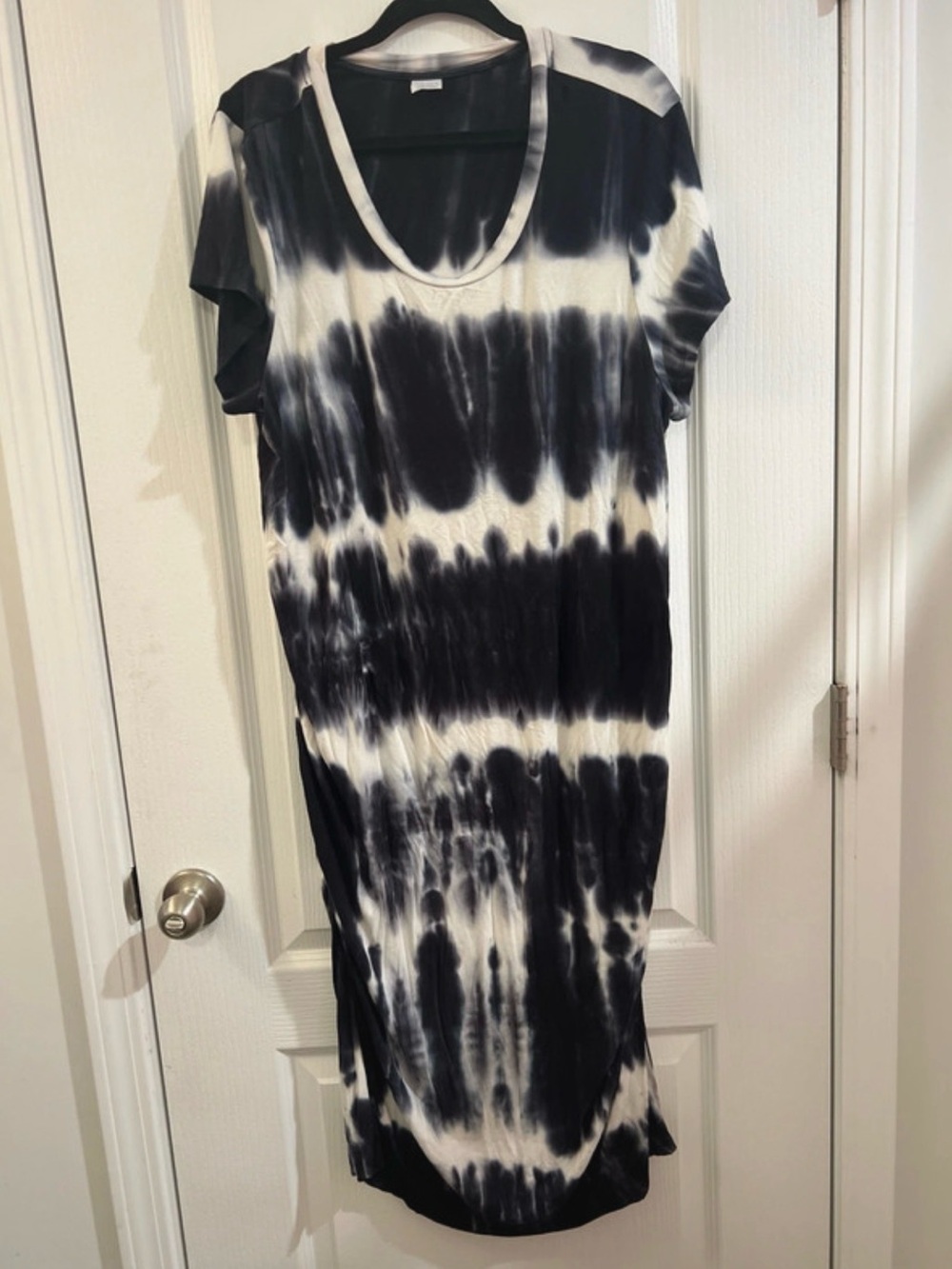 Tie-Dye Black & White Scoop Neck Women's Maternity Maxi Dress